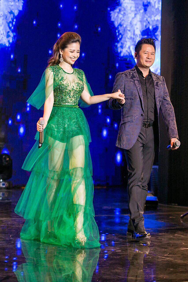 8 mỹ nhân mặc đẹp nhất tuần (23/4)